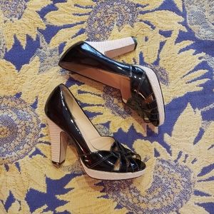 LIKE NEW Cole Haan Charlize Air Pump Black Patent Leather
